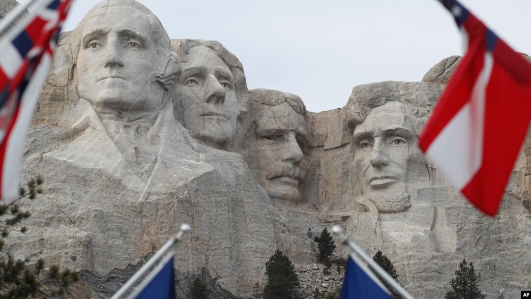 Presiden Donald Trump, Jumat (3/7) bertolak ke to Mount Rushmore, di Keystone, South Dakota, untuk memimpin perayaan Hari Kemerdekaan AS. (Foto: ilustrasi). 
