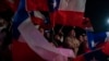 Miembros del Partido Republicano celebran al escuchar los resultados parciales de la elección de un Consejo Constitucional, que redactará una nueva propuesta de Constitución en Santiago, Chile, el domingo 7 de mayo de 2023.