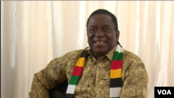 President Emmerson Mnangagwa stands behind Zimbabwe’s currency switch to the bondnotes, in Victoria Falls, Zimbabwe, June 25, 2019. (Columbus Mavhunga/VOA)