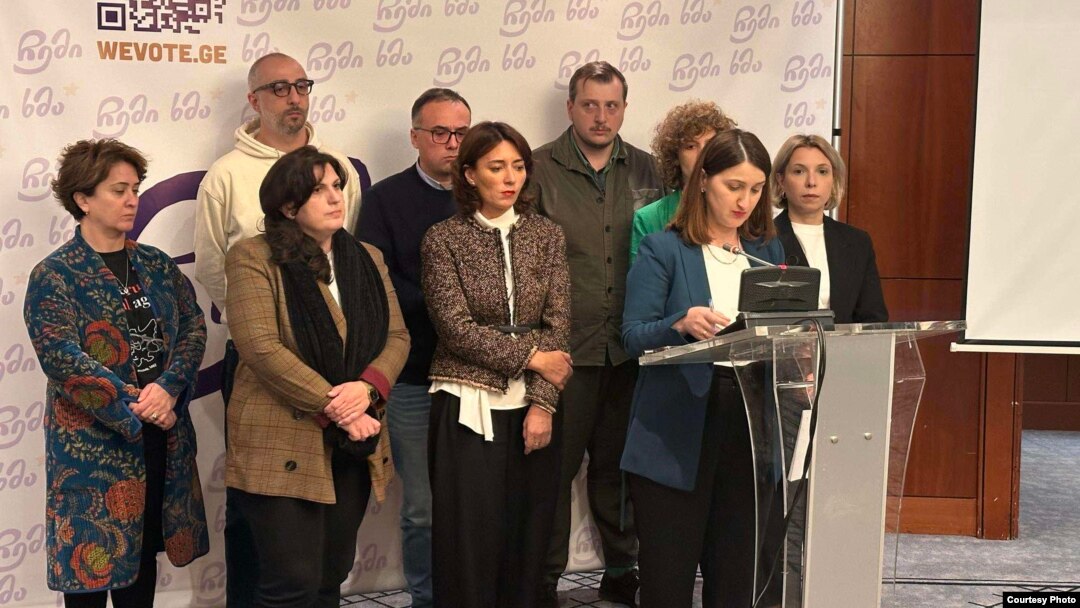 კოალიცია "ჩემი ხმის" წარმომადგენლები ბრიფინგზე. თბილისი, 26 ოქტომბერი, 2024 წ.