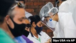 Transport professionals from Sorocaba, (SP), Brazil being tested for Covid-19 on Wednesday, July 15, 2020 at Shopping Pátio Cianê. 1500 tests applied by the Secretariat of Health (SES) will be applied. (Photo: Cadu Rolim/Fotoarena/Sipa USA)(Sipa via…