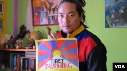 Tibetan activist, artist and musician Tamding Tsetan's first album, Open Road, was inspired by the 2008 Lhasa uprising and the wave of Tibetan self-immolations since 2009, Dharamsala, India. (VOA/I. Broadhead)