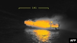 کشتی «فریمانتل های‌وی» در نزدیکی سواحل هلند در آتش می‌سوزد
