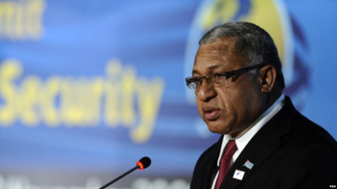 Perdana Menteri Fiji, Frank Bainimarama, dikecam karena memberlakukan undang-undang darurat baru yang lebih represif dari sebelumnya.