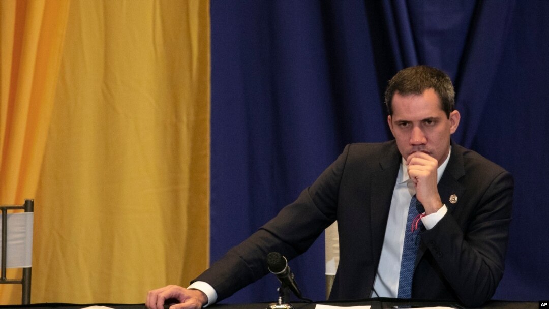 El presidente encargado de Venezuela, Juan Guaidó, lanzó un llamado de unidad para adoptar "acciones concretas" para Venezuela. Imagen de archivo del 4 de marzo de 2020.