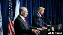  Serokê Amerîkayê Donald Trump û Serokwezîrê Îsraîlê Benjamin Netanyahu li Mar-a-Lagoyê.