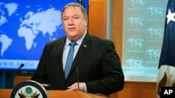 Menlu Amerika Mike Pompeo berbicara saat merilis Laporan Deplu AS tentang Kebebasan Beragama Internasional tahun 2018, di Washington DC hari Jumat (21/6). 