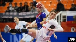 Ema Ramusovic marque lors du match entre la Russie et le Monténégro, Japon, le 10 décembre 2019.