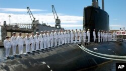 ཨ་རིས་ཨ་སྒོར་འཐེར་འབུམ་མང་པོའི་མཚོ་འོག་དམག་གྲུ་བཟོ་རྒྱུ།