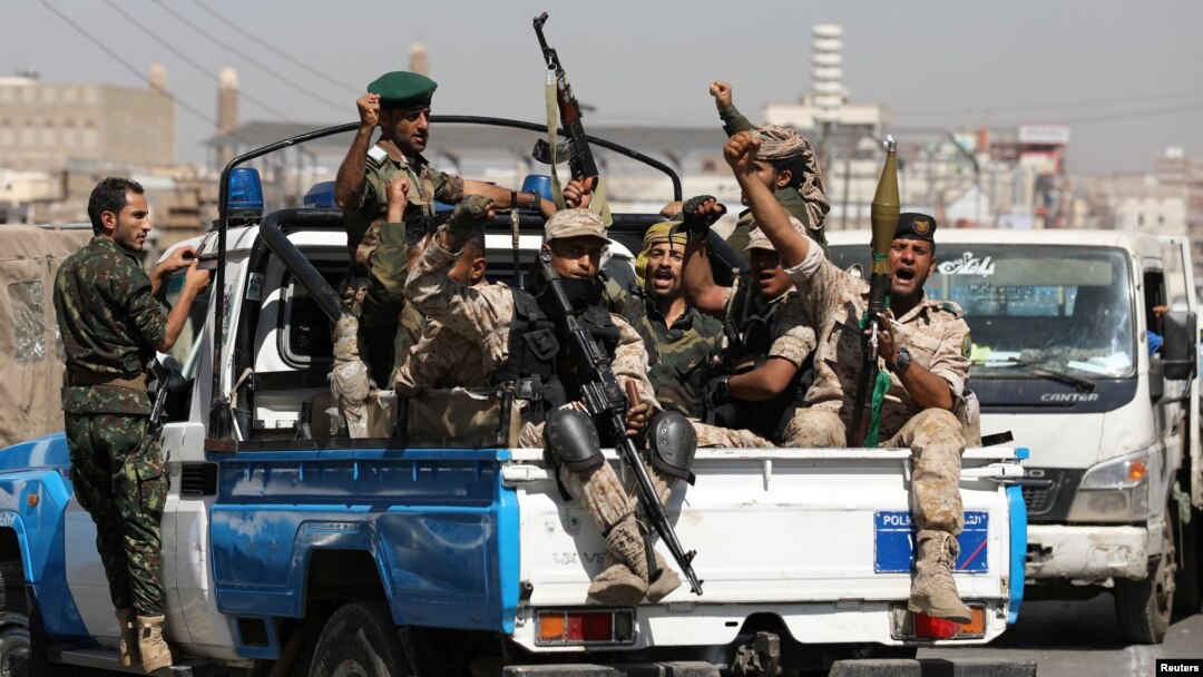 Pasukan Houthi di Sanaa, Yaman (foto: dok). 