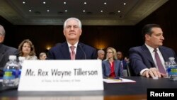 Rex Tillerson testifica ante la Comisión de Relaciones Exteriores del Senado.