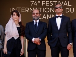 اصغر فرهادی و تعدادی از بازیگران و عوامل فیلم