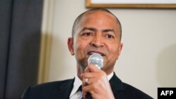 L' opposant congolais Moise Katumbi tient une conférence de presse à Paris, le 16 juin 2017.