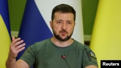 Tổng thống Ukraine Volodymyr Zelenskiy muốn phương Tây ra lệnh cấm du hành kéo dài một năm đối với người Nga và tống xuất những người Nga đang sống ở các nước phương Tây.