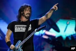 Dave Grohl dari band Foo Fighters tampil di panggung festival musik Rock in Rio di Rio de Janeiro, Brazil. (Foto: dok).