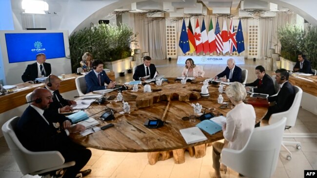 Zengin G7 ülkelerinin liderleri bu hafta İtalya'nın güneyindeki Puglia bölgesinde, küresel ve siyasi çalkantıların gölgesinde biraraya geliyor ve gündemin ilk sırasında Ukrayna'ya desteğin arttırılması yer alıyor.