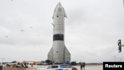 Prototipe kapal luar angkasa SpaceX SN15 terlihat di Boca Chica, Texas, AS, 6 Mei 2021. (Foto: REUTERS/Gene Blevins)