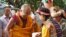 Đức Đạt Lai Lạt Ma nói Ngài chỉ mưu tìm tự trị đích thực cho Tây Tạng, mà bị quân đội Cộng sản Trung Quốc chiếm quyền kiểm soát vào năm 1950.