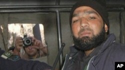 Alleged assassin of Punjab province governor, Mumtaz Qadri is taken into custody