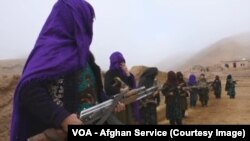 Des femmes afghanes et le groupe Etat islamique