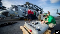 Quân đội Mỹ gia tăng các nỗ lực để đưa phẩm vật cứu trợ tới tay các nạn nhân bão Haiyan.