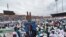 Une affiche de l'ancien président Laurent Gbagbo est exposée lors d'un rassemblement de l'unité de l'opposition ivoirienne au stade d'Abidjan, en Côte d'Ivoire, le 10 octobre 2020.