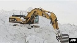 Meteorologët parashikojnë deri në 60 centimetra dëborë në Çikago