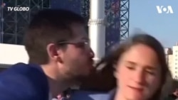 Nhà báo Brazil đáp trả mạnh mẽ khi bị cưỡng hôn