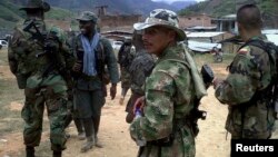 De los 13 rebeldes muertos, ocho corresponden al ELN y cinco a las FARC. 