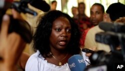 Berta Soler, pemimpin faksi Ladies in White, saat memberikan keterangan kepada wartawan di Havana, Kuba (Foto: dok).