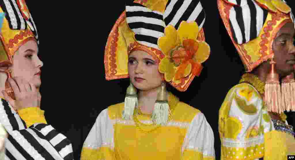 «Девчонки, ваш выход…»