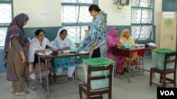  ښځو ته دووټون داستعمال په حق نۀ ورکولو اليکشن کميشن دکوز دير حلقه کې دترسره شوؤ ضمني انتخاباتو نوټس اخستى 