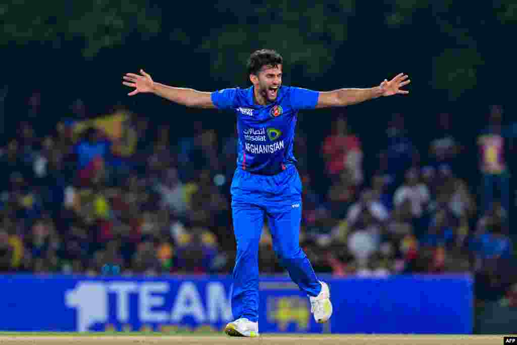 &nbsp;خوشحالی عظمت الله عمرزی در دومین دیدار بیست اووره بین افغانستان و سریلانکا پس از گرفتن ویکت پاتم نیسانکا&nbsp;