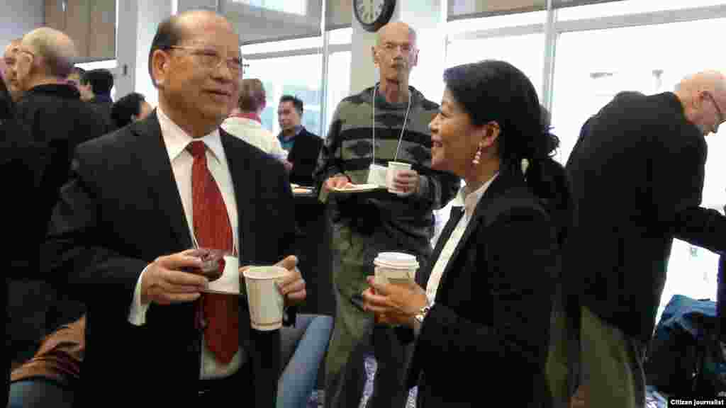 ທ່ານດຣ. ຢັງ ດາວ (ຊ້າຍ) ແລະຍານາງ ຈັນນະາຄໍາວົງສາ (ຂວາ) ຜູ້ສ້າງຕັ້ງແລະອໍານວຍການ ອົງການ Legacies of War