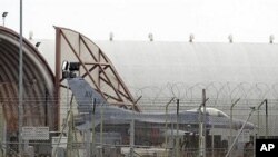 An F16 jet fighter is seen at the NATO airbase in Aviano, Italy, March 18, 2011