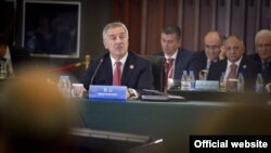 Crnogorski premijer Milo Đukanović govori na samitu u Kini (gov.me)