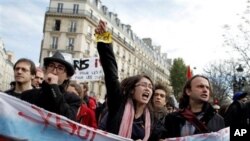 Protesters in France demonstrate against new retirement plan