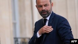 FILE - French Prime Minister Edouard Phillipe arrives at the Elysee palace in Paris, April 18, 2019. 