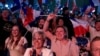 Fransa’da kritik erken genel seçimlerin ilk turunda aşırı sağ Ulusal Bütünleşme (RN) partisi büyük zafer elde etti. Seçimlerin ardından iktidar partisi ve sol muhalefet, “RN’e karşı baraj oluşturarak” aşırı sağ karşısındaki adayları destekleme çağrısı yaptı, 30 Haziran 2024. 