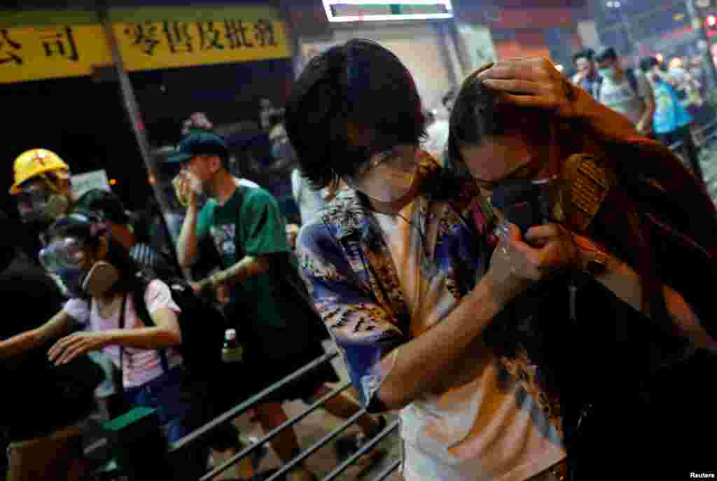 Muchos de los miles de manifestantes en Hong Kong son jóvenes que exigen cambios en ese territorio.