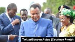 Président Denis Sassou N'Guesso akati ruban mpo na kofungola misala ya kobongola cuivre na Soremi na M’Fouati, na département ya Mboueza, Congo-Brazzaville, 26 novembre 2019. (Twitter/Sassou Actus)