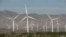 Turbinas eólicas Siemens de 2.37 megavatios (MW) generadoras de energía en la instalación eólica Ocotillo en California, 29 de mayo de 2020.