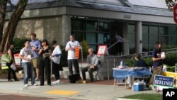 Кандидатите на „Ти парти“ нижат победи на прелиминарните избори во САД