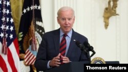 조 바이든 미국 대통령이 3일 백악관 출입기자단 질의에 답하고 있다. 