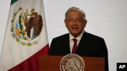 El presidente mexicano Andrés Manuel López Obrador da su tercer informe de gobierno en el Palacio Nacional, en Ciudad de México, el miércoles 1 de septiembre de 2021. 