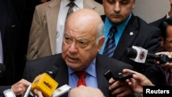 Jose Miguel Insulza, Secretario de la OEA, recordó que “todos los ciudadanos tienen derecho a la educación preescolar y primaria, gratuita y universal.”