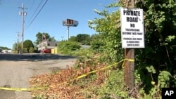 Una cinta policial rodea el sitio donde hubo un tiroteo en Methuen, Massachusetts, el 16 de junio del 2024.. (WCVB via AP)