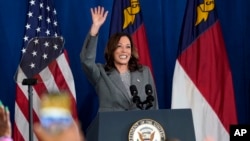 La vicepresidenta de Estados Unidos, Kamala Harris, habla en un evento de campaña en Greensboro, Carolina del Norte, el 11 de julio de 2024.