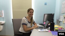 បទសម្ភាសន៍ VOA៖ អ្នក​ជំនាញ​ប៉ាន់​ប្រមាណ​ថា ពលរដ្ឋ​ខ្មែរ​៦​សែន​នាក់​មាន​អាការៈ​ពិបាក​ក្នុង​ការ​និយាយ​ស្ដី