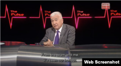 FILE - Steve Vines is pictured hosting his RTHK show, "The Pulse." Vines resigned and left Hong Kong. (Web screenshot)